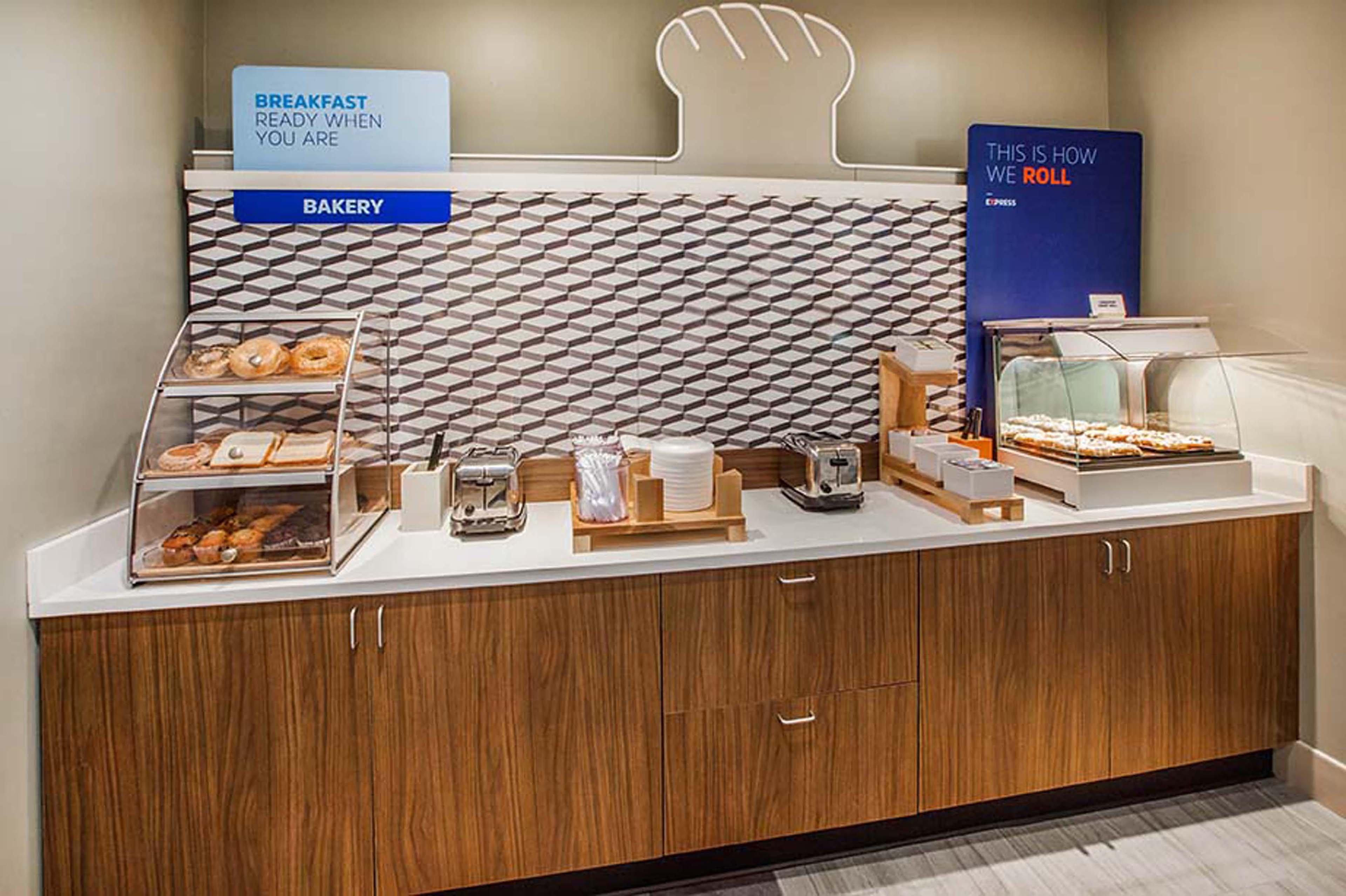 Holiday Inn Express Hotel & Suites Vancouver Mall-Portland Area By Ihg Exterior photo