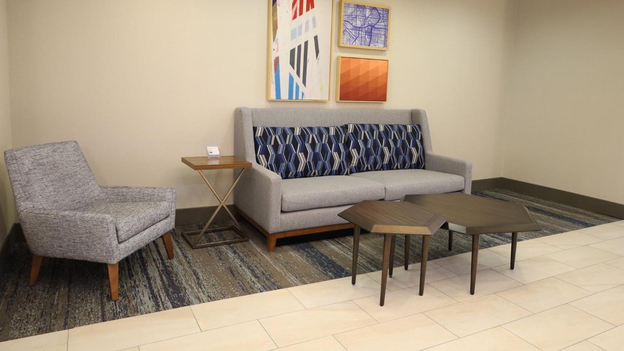 Holiday Inn Express Hotel & Suites Vancouver Mall-Portland Area By Ihg Exterior photo