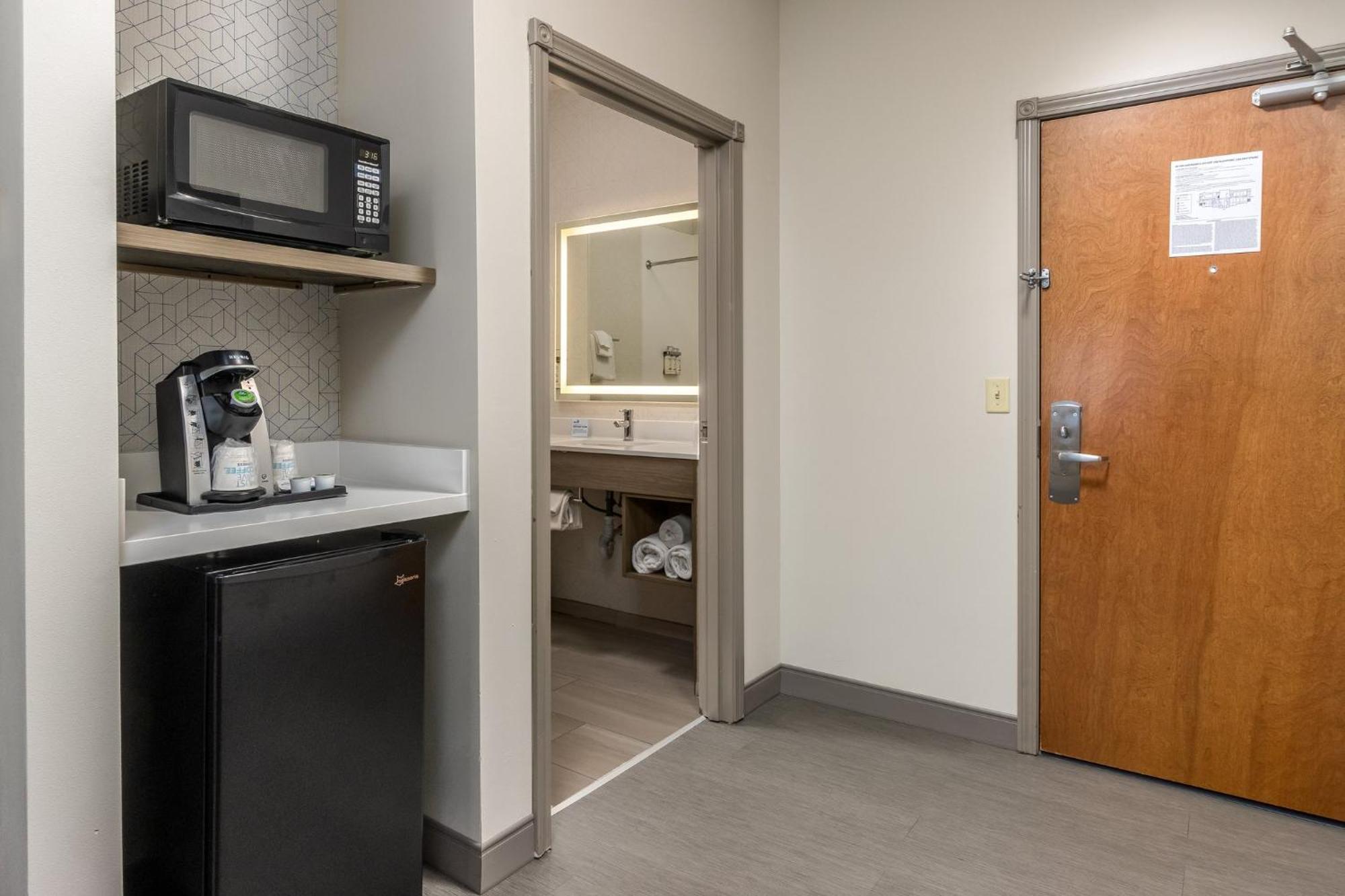 Holiday Inn Express Hotel & Suites Vancouver Mall-Portland Area By Ihg Exterior photo