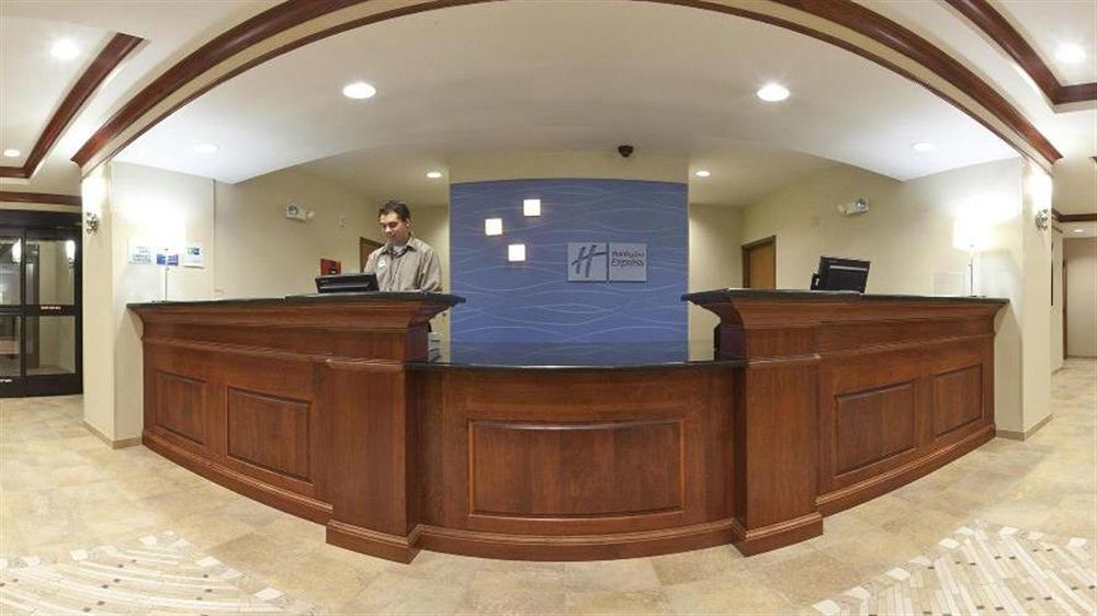 Holiday Inn Express Hotel & Suites Vancouver Mall-Portland Area By Ihg Exterior photo